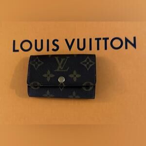 Louis Vuitton Monogram 6 Key holder/ card case